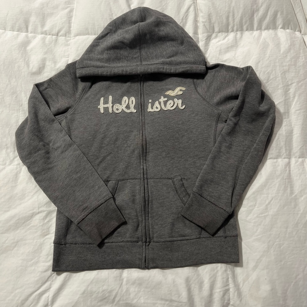 HOLLISTER ZIP UP HOODED SWEATSHIRT
